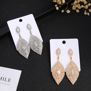 Funkelnde Strass-Ohrhänger in Tropfenform in Gold und Silber mit Marquise-Steinen