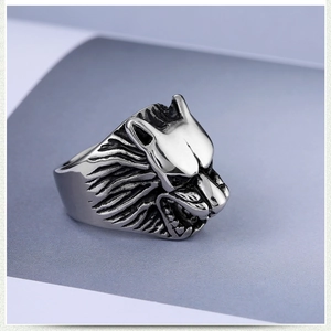 Retro stainless steel wolf head ring for men with punk style 3D carving texture
