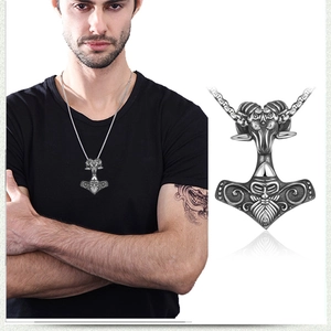 Collier viking vintage en acier inoxydable avec pendentif Mjölnir et totem bélier