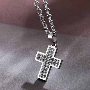 Collana con Pendente a Croce in Acciaio Inossidabile Hip Hop per Uomo Donna Gioielli di Moda Religiosa con Strass e Catena