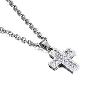 Collana con pendente a croce classica in acciaio inossidabile argento con zirconi lucidi
