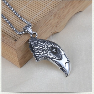 Vintage stainless steel eagle head pendant necklace with box chain for men on satin cloth