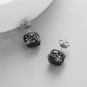 Boucles d'oreilles gothiques en zircon noir avec gravure creuse en argent vintage