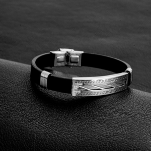 Bracelet pour hommes en acier inoxydable et silicone avec motif sur cuir noir