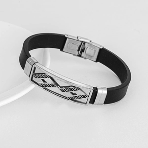 Bracciale in acciaio inossidabile e silicone nero con motivo geometrico greco