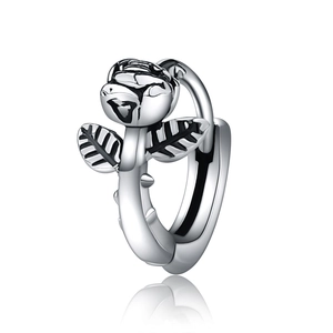Vintage Stainless Steel Rose Flower Hoop Earrings For Women Men Gothic Retro Silver Color Metal Flower Huggie Jewelry Gift