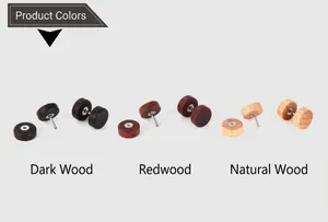 Détail de boucles d'oreilles haltères en bois noir, acajou et bois naturel clair