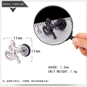 Vista dettagliata degli orecchini a geco 11x11mm in finitura argento e nero con dimensioni