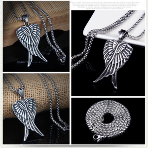 Collier avec pendentif aile d'ange en acier inoxydable rétro au fini argent vieilli