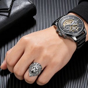 Men's retro lion totem ring in vintage stainless steel with detailed animal carving