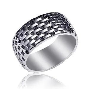 Anello da Uomo in Acciaio al Titanio Retro Trama a Cesto Stile Industriale Semplice Colore Argento Antico Gioielli