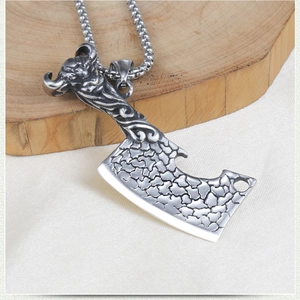 Collier hachoir dragon en acier inoxydable avec décapsuleur et motif craquelé