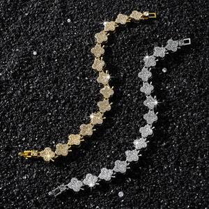 Bracelets trèfle classiques en or et argent avec sertissage de cristaux étincelants