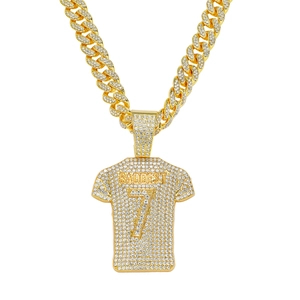 Collier chaîne cubaine hip hop avec pendentif maillot numéro 7 doré serti de zircons
