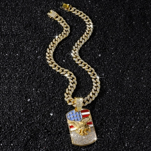 Collana hip hop Cuban link dorata con ciondolo aquila bandiera USA ghiacciata