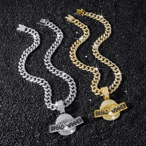 Collier pendentif requin glacé avec gravure Bread Winner sur grosse chaîne cubaine