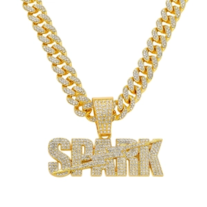 Collier chaîne cubaine dorée pour homme avec pendentif lettres SPARK et zircons brillants