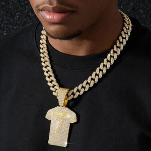 Collana hip hop uomo oro con ciondolo maglia Ronaldo 7 e catena cubana con strass lucidi