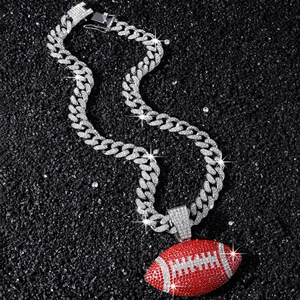Chaîne cubaine hip-hop pour hommes avec grand pendentif rugby serti de strass brillants