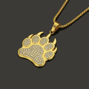 Collar hip hop con colgante de garra de oso dorada con cristales brillantes y cadena de caja
