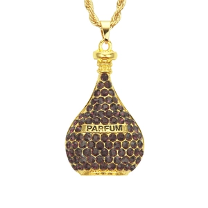 Collier pendentif flacon de parfum doré avec strass violets sur une chaîne torsadée