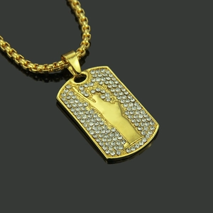 Collier hip hop doré avec pendentif Statue de la Liberté et cristaux brillants