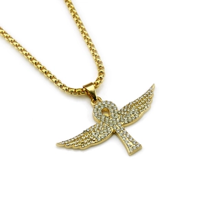 Collana con ciondolo ala d'angelo dorata con diamanti lucenti e catena box
