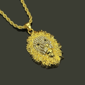 Pendentif tête de lion hip hop pour hommes avec placage d'or et pierres de cristal brillantes