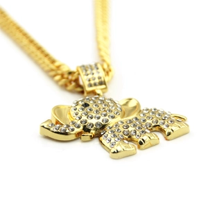 Collana con ciondolo a forma di elefante hip-hop con strass brillanti in finitura oro