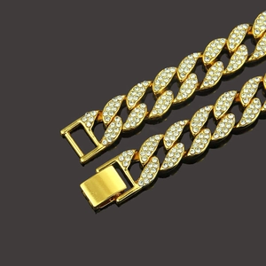 Herren Hip Hop Goldene Cuban Link Kette mit funkelnden Kristallen und Verschluss