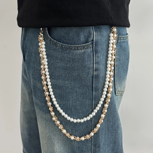 Doppellagige Hosenkette mit weißen Perlen und goldenen Metallgliedern für Streetstyle