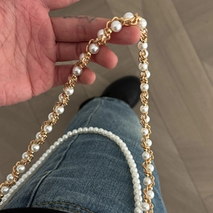 Modische Herren-Hosenkette mit Perlen und Goldmetallgeflecht für trendigen Streetwear-Look
