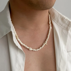 Collier de plage pour homme avec étoile de mer dorée, coquillages et perles blanches