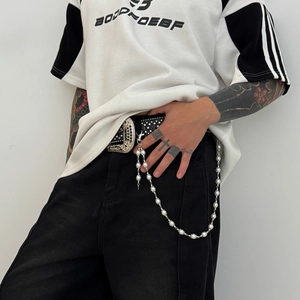 Men's trendy faux pearl trousers chain with silver metal buckles on black pants