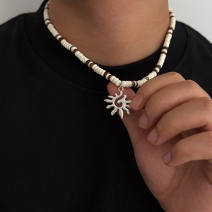 Collier de Perles avec Pendentif Soleil Bohémien pour Hommes en Alliage et Perles de Bois Style Ethnique de Plage d'Été Bijoux de Mode