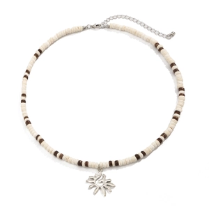 Collier perlé bohème pour hommes avec pendentif soleil argenté et fermoir ajustable