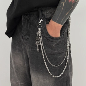 Three-layer silver metal pants chain with skull pendant in street punk hip-hop style