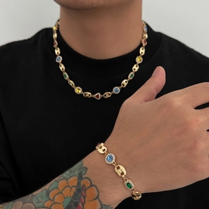 Parure de bijoux dorée pour hommes avec maillons grain de café et pierres multicolores