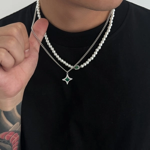 Hip-Hop Layer-Halskette mit Perlen, Diamanten und grünen Edelstein-Anhängern
