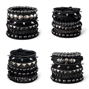 Ensemble de Bracelets en Cuir Multicouche Punk pour Hommes Avec Rivets en Alliage Pointes et Chaîne Rock Biker Bijoux
