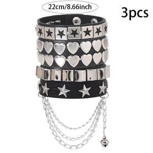 Set di 3 bracciali punk in finta pelle nera con borchie a cuore, rivetti e catenelle