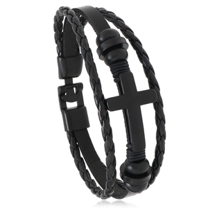 Bracelet multicouche en cuir noir punk avec breloque croix et fermoir mat style Y2K