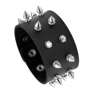 Bracelet punk en cuir noir orné de trois rangées de pointes coniques en métal argenté