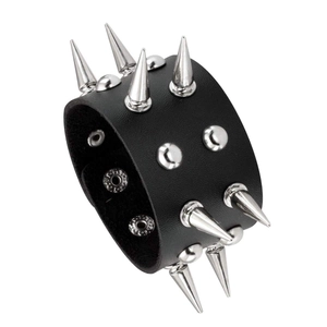 Bracelet punk en cuir noir avec double rangée de pointes argentées et boutons-pression