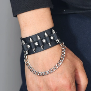 Bracelet punk en cuir noir avec rivets balles argentés et chaînes métalliques pour homme
