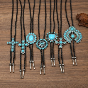 Σετ 7 τεμαχίων δυτικού bolo tie με τυρκουάζ πέτρες και ασημένιες μεταλλικές πόρπες