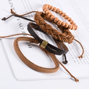 Lot de 4 bracelets pour hommes en cuir tressé avec perles de bois et charms bronze