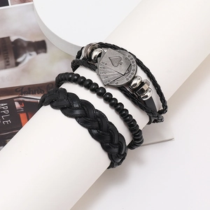 Bracelet multi-rangs pour homme en cuir noir avec perles et breloque en métal l'As de Pique