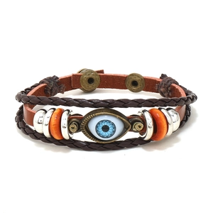 Handgefertigtes mehrlagiges Lederarmband mit Evil Eye Charm und Holzperlen