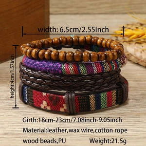 Détail du lot de 4 bracelets bohèmes avec perles en bois et texture en cuir tressé